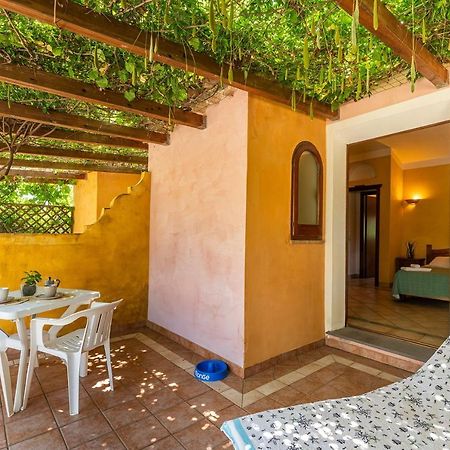Apartments In Residence With Swimming Pool In Santa Margherita Di Pula, 250 Meters From The Sea Kültér fotó
